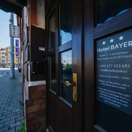 Bayer فندق بلزن